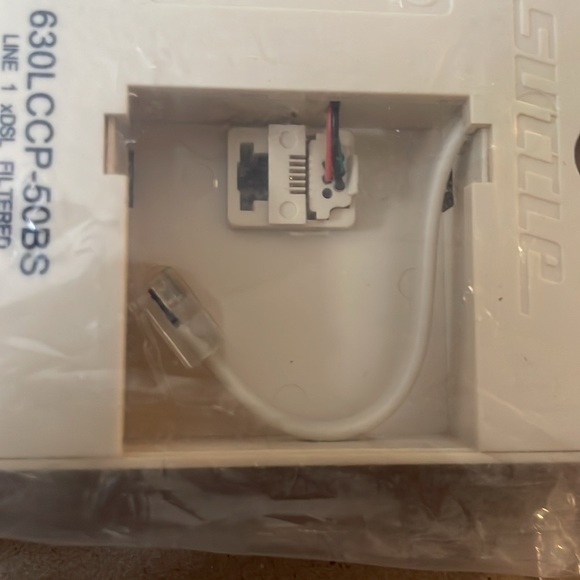 DSL PHONE JACK. - Picture 9 of 10